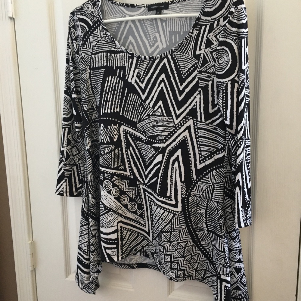 FINAL MARKDOWN Ladies’ Spense Top (M)